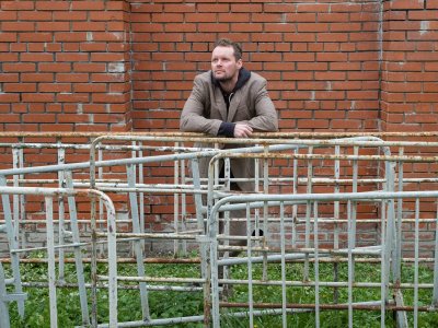      «Язвительный философ и немножко пьяненький хохмач». Слава Малахов — в тюрьме и на свободе
    